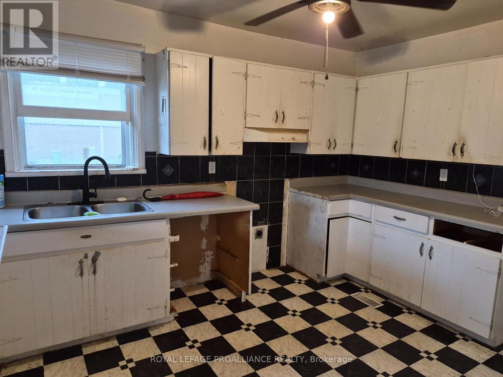 Single Family at 519 Edward Street, Prescott, Ontario - Photo 10 - RE/MAX Garden City Realty