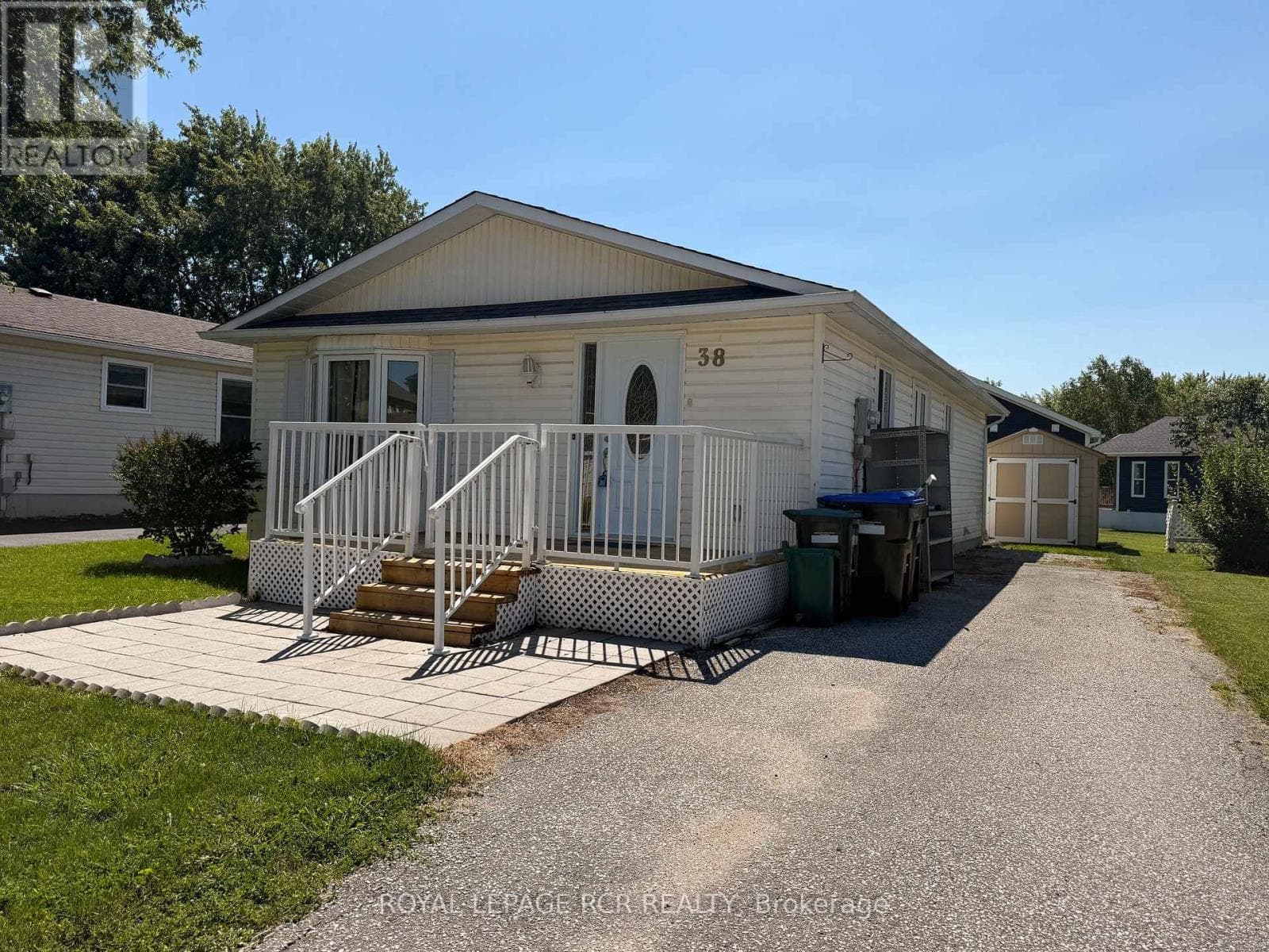 Single Family at 38 Royal Oak Drive, Innisfil (Cookstown), Ontario - Photo 5 - RE/MAX Garden City Realty