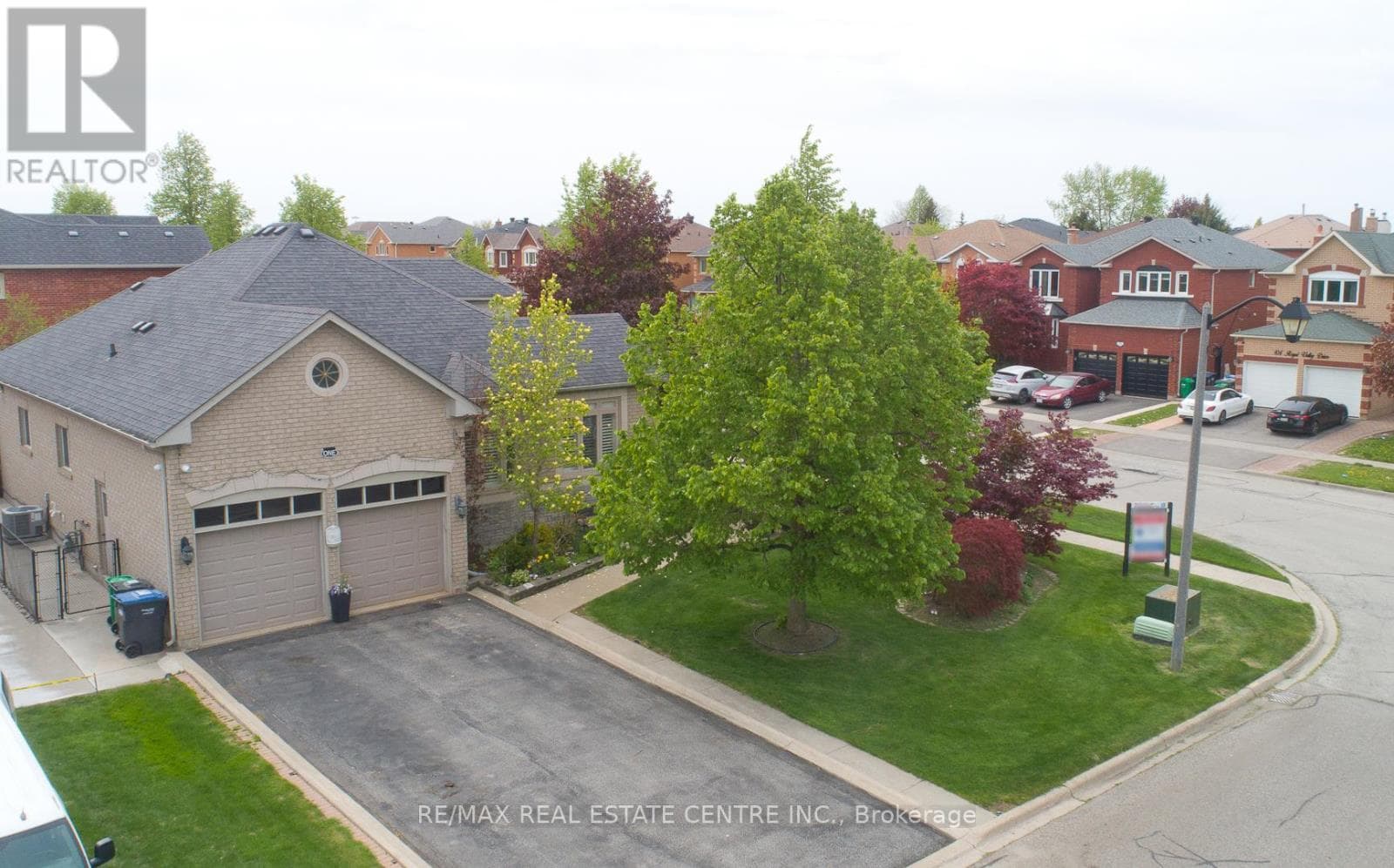 1 Kirkwood Crescent