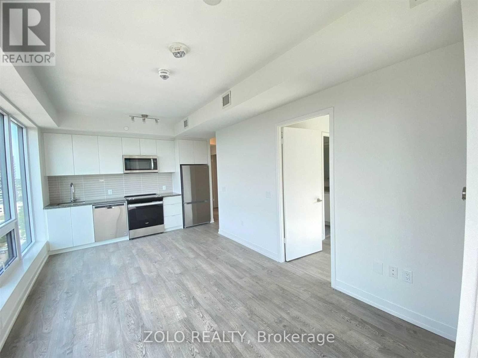 Single Family at 1602E- 8868 Yonge Street, Richmond Hill (South Richvale), Ontario - Photo 2 - RE/MAX Garden City Realty