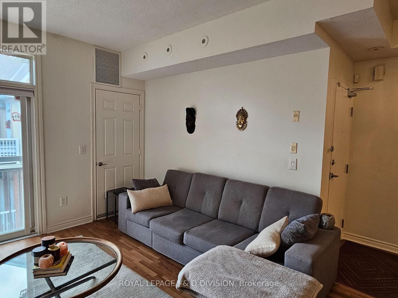 Single Family at 9- 38 Gibson Avenue, Toronto (Weston), Ontario - Photo 5 - RE/MAX Garden City Realty