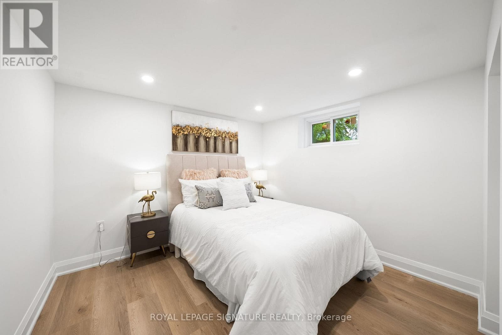 Single Family at Lower- 247 Kathryn Crescent, Newmarket (Central Newmarket), Ontario - Photo 8 - RE/MAX Garden City Realty
