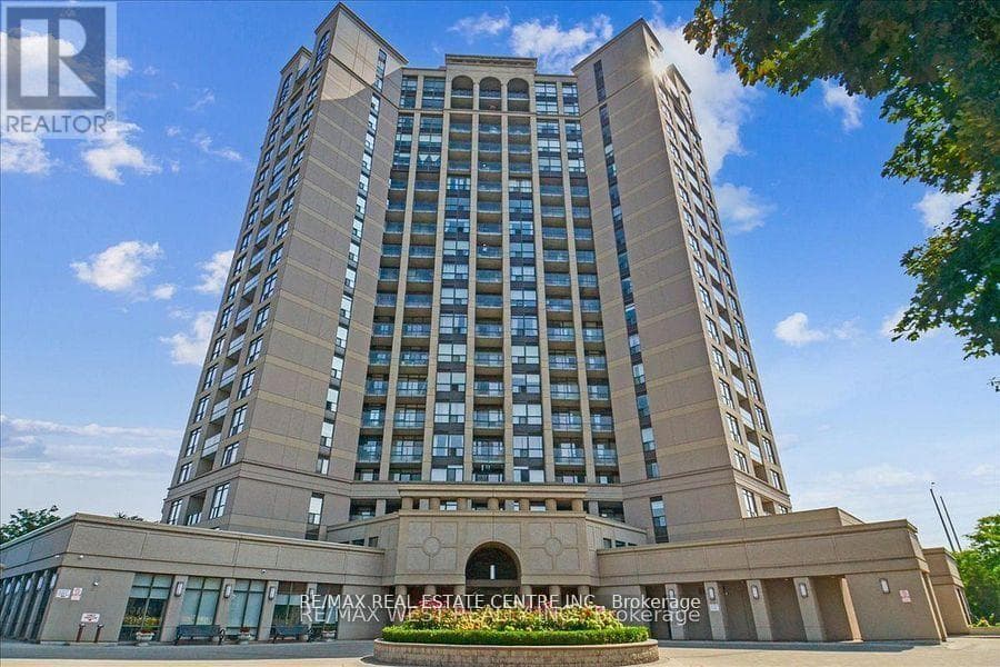 TH#111- 220 Forum Drive