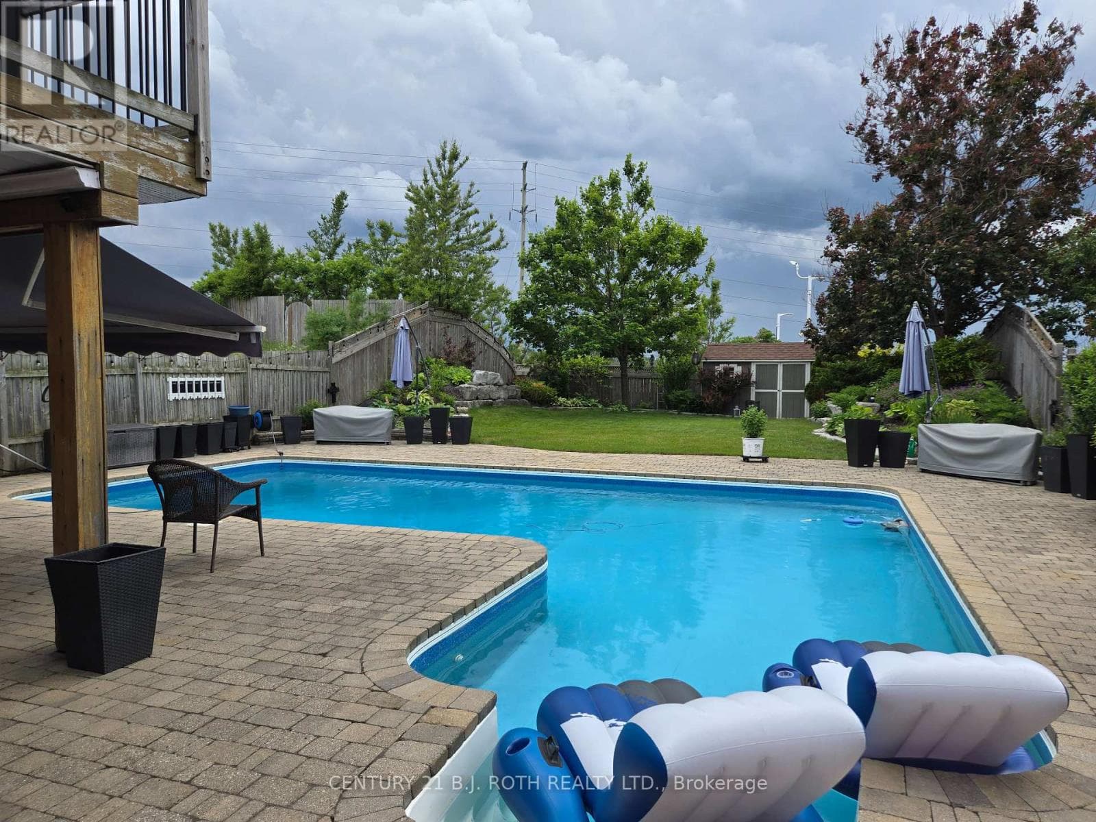 Single Family at Bachelor- 105 Chieftain Crescent, Barrie (Allandale Heights), Ontario - Photo 7 - RE/MAX Garden City Realty