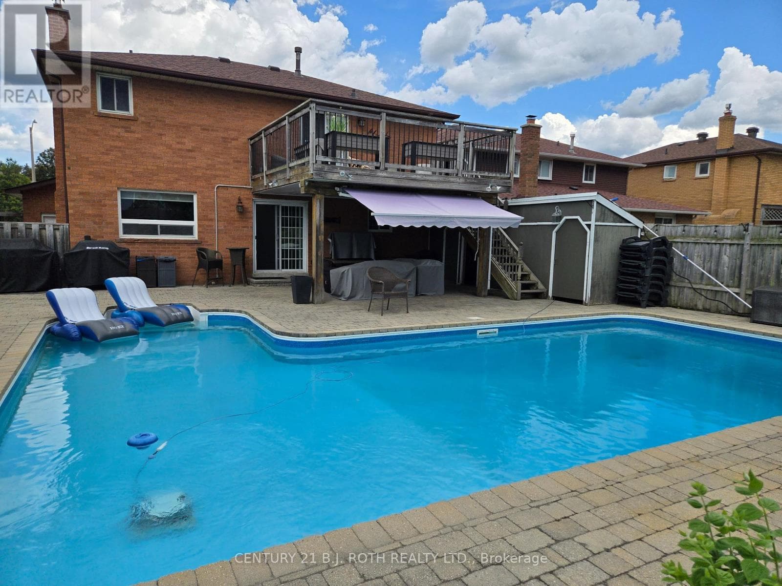 Single Family at Bachelor- 105 Chieftain Crescent, Barrie (Allandale Heights), Ontario - Photo 8 - RE/MAX Garden City Realty