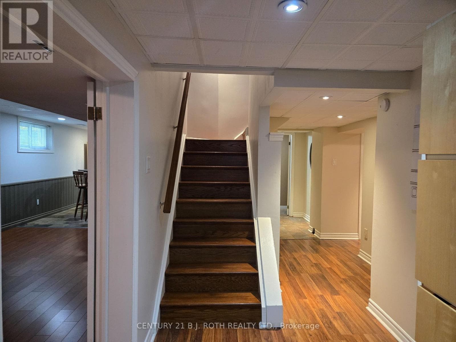 Single Family at Bachelor- 105 Chieftain Crescent, Barrie (Allandale Heights), Ontario - Photo 2 - RE/MAX Garden City Realty