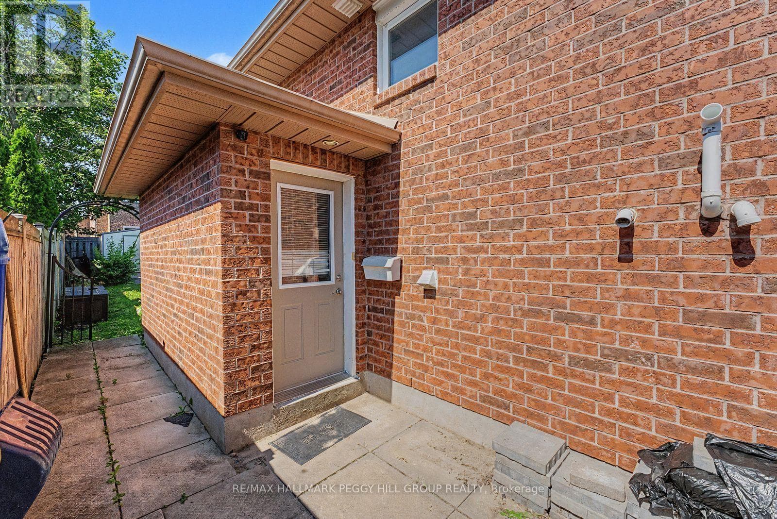 Single Family at Lower- 148 Livingstone Street, Barrie (East Bayfield), Ontario - Photo 9 - RE/MAX Garden City Realty