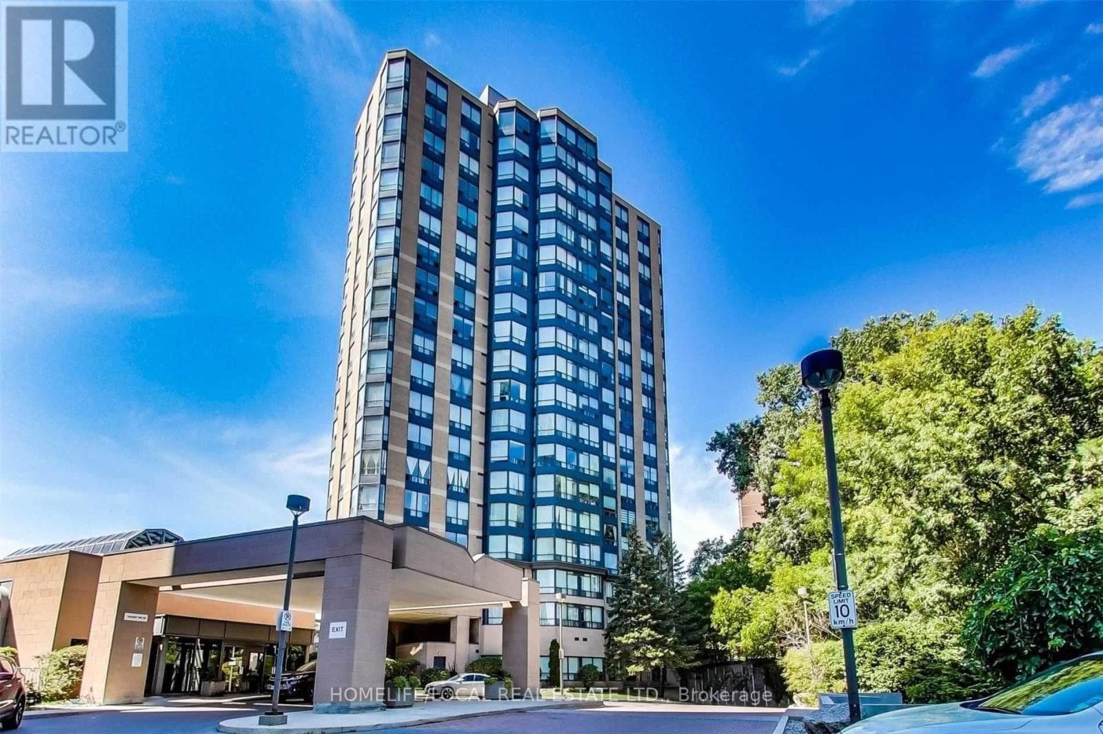 #1402- 3 Hickory Tree Road