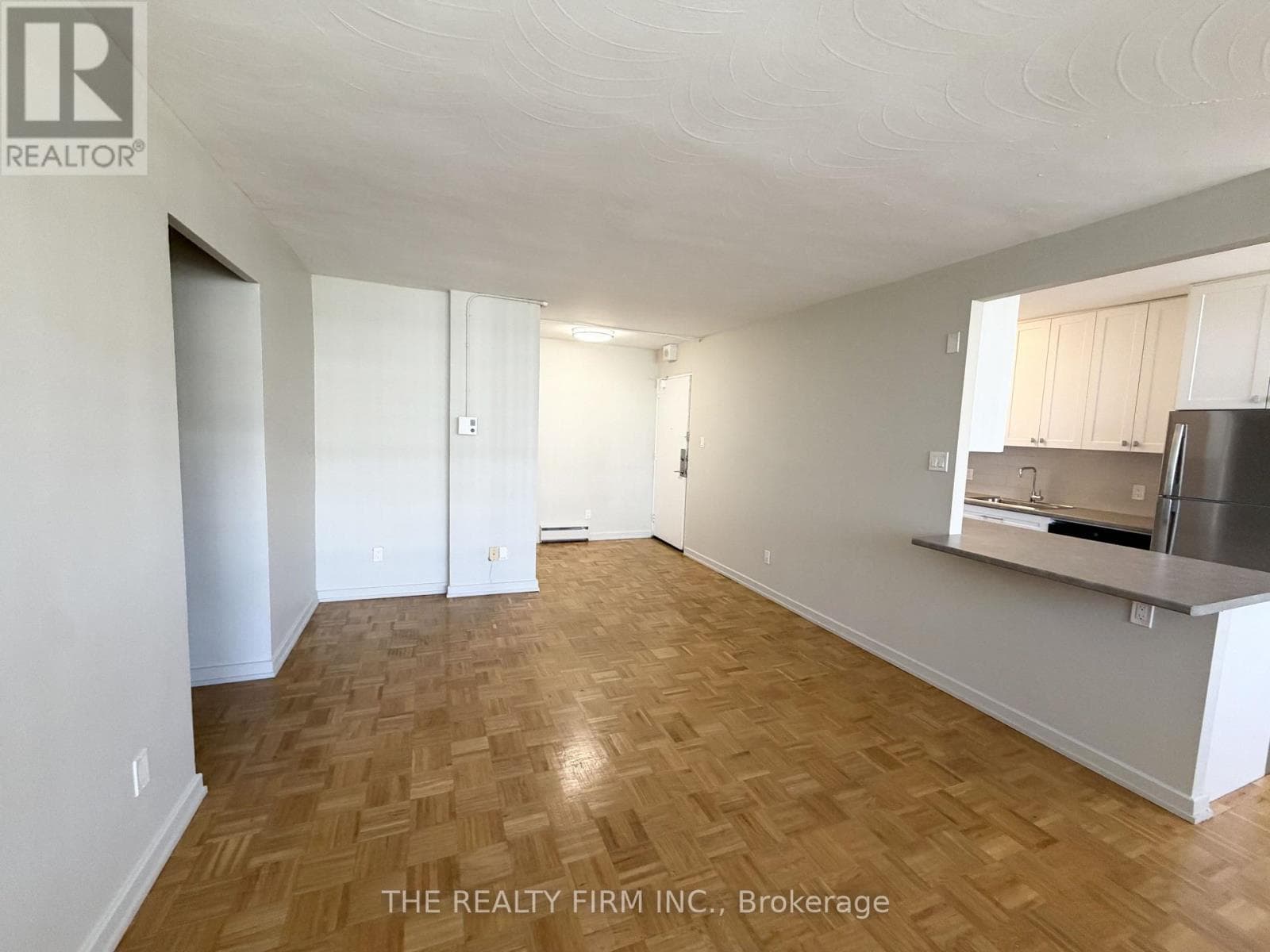 Single Family at 903- 1209 Richmond Street, London East (East B), Ontario - Photo 2 - RE/MAX Garden City Realty