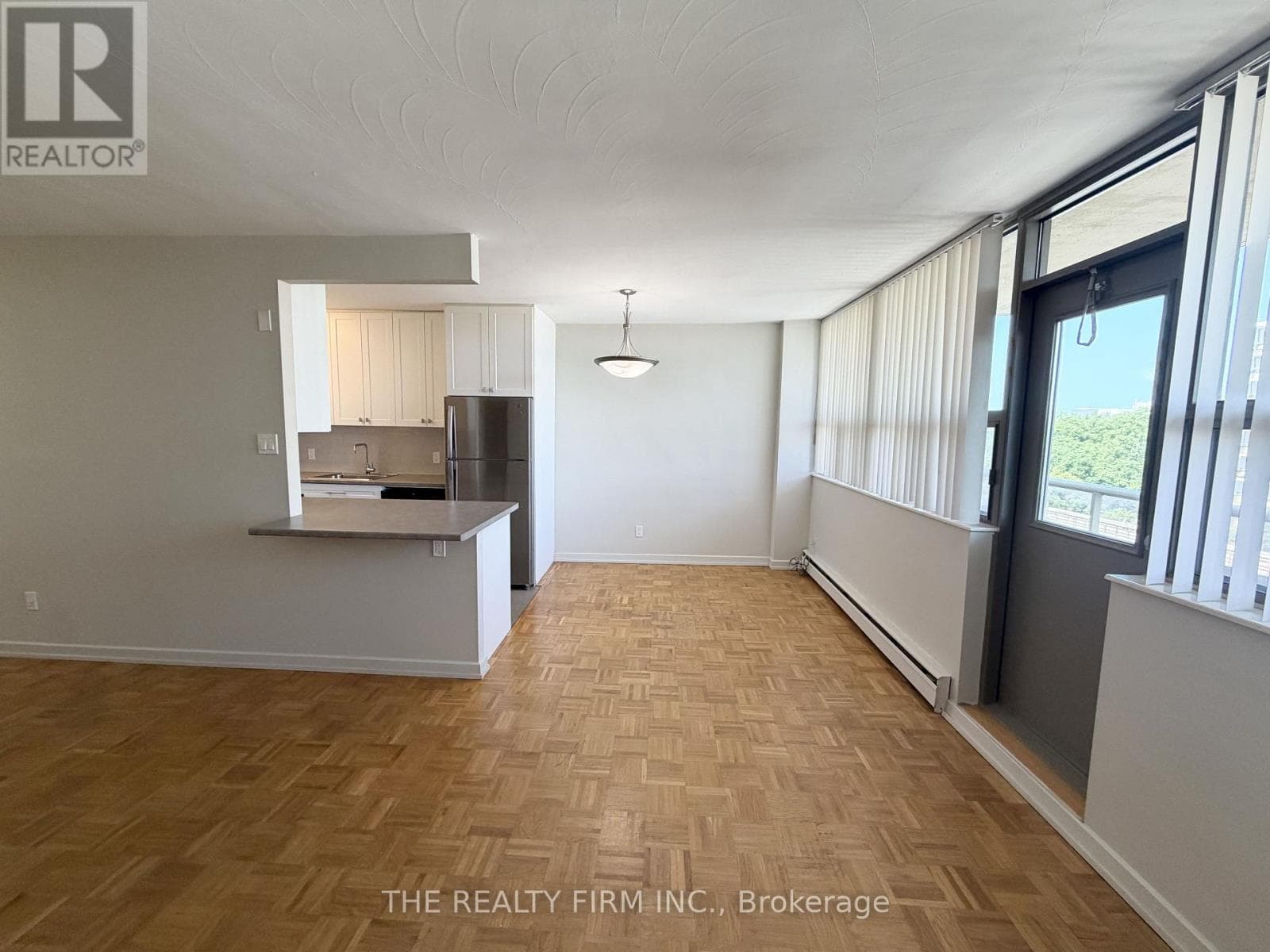Single Family at 903- 1209 Richmond Street, London East (East B), Ontario - Photo 3 - RE/MAX Garden City Realty