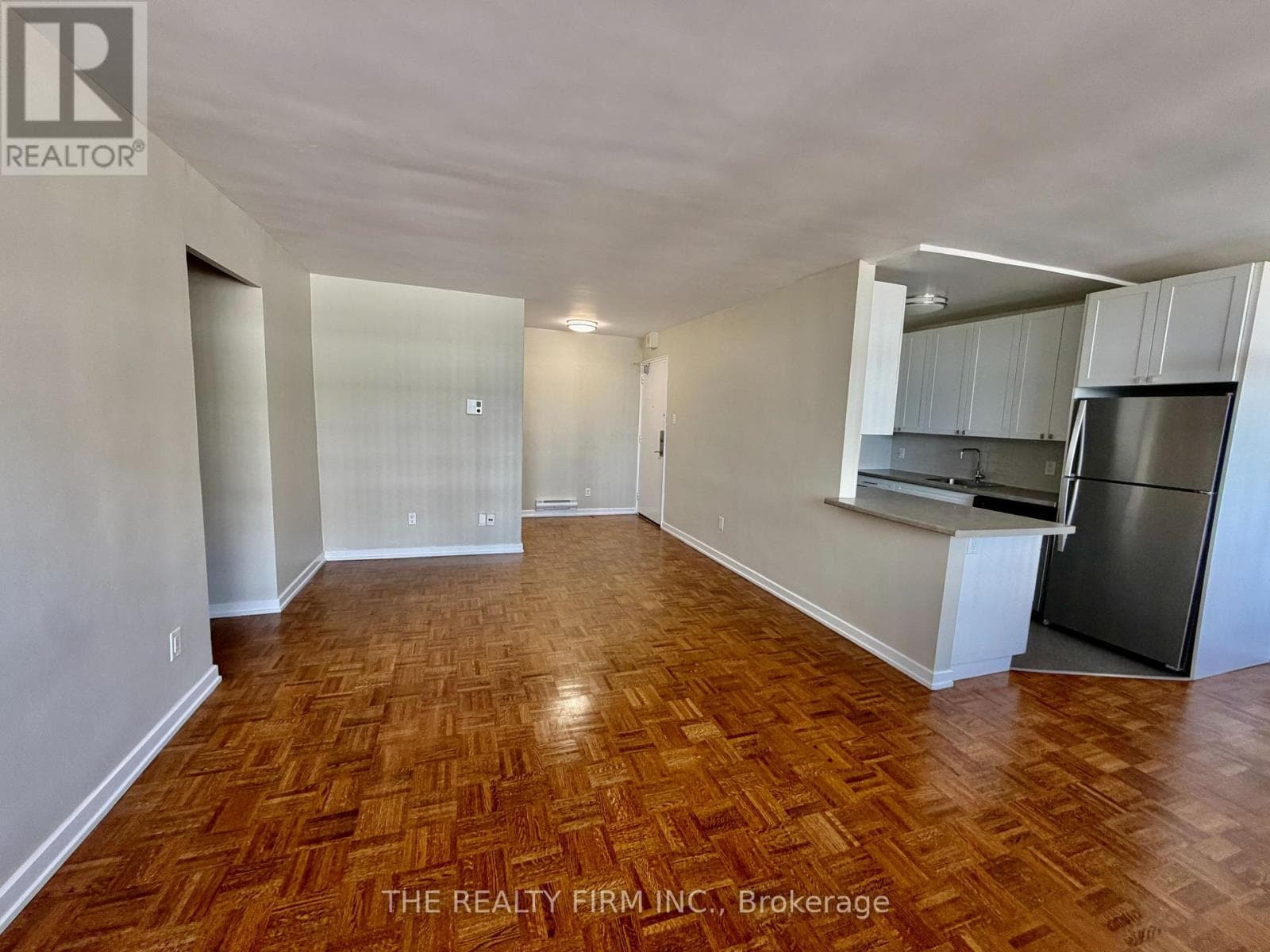 Single Family at 703- 1209 Richmond Street, London East (East B), Ontario - Photo 2 - RE/MAX Garden City Realty