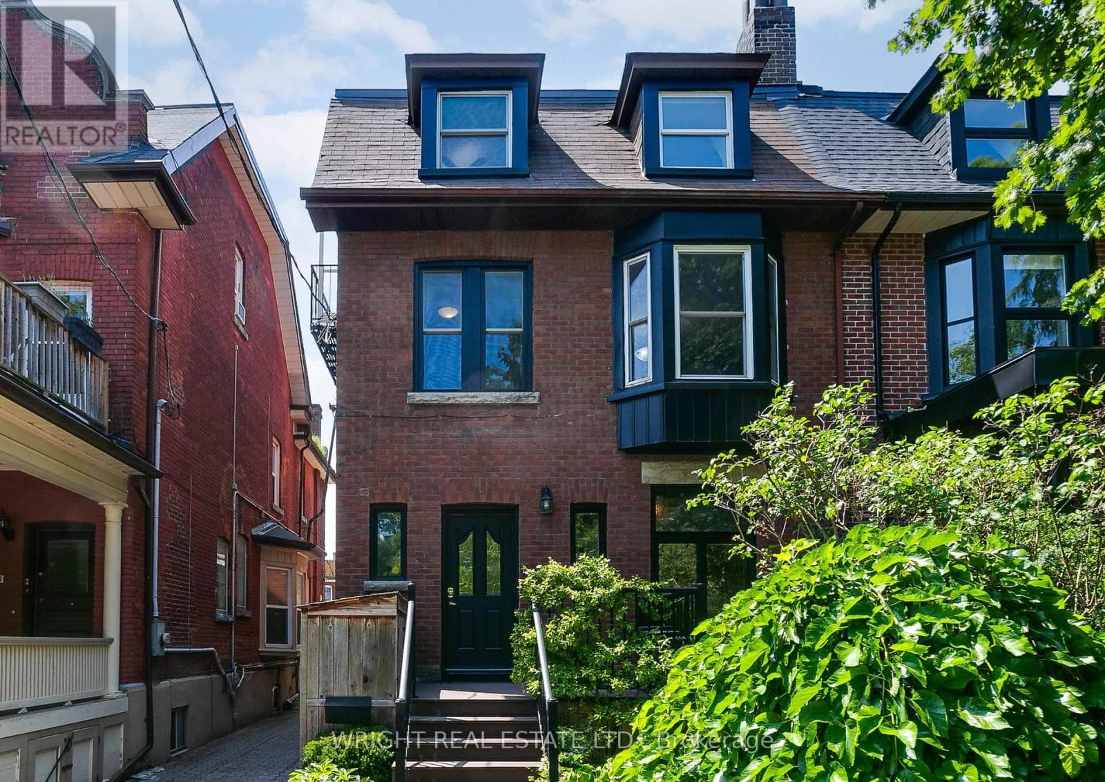 112 Albany Avenue
