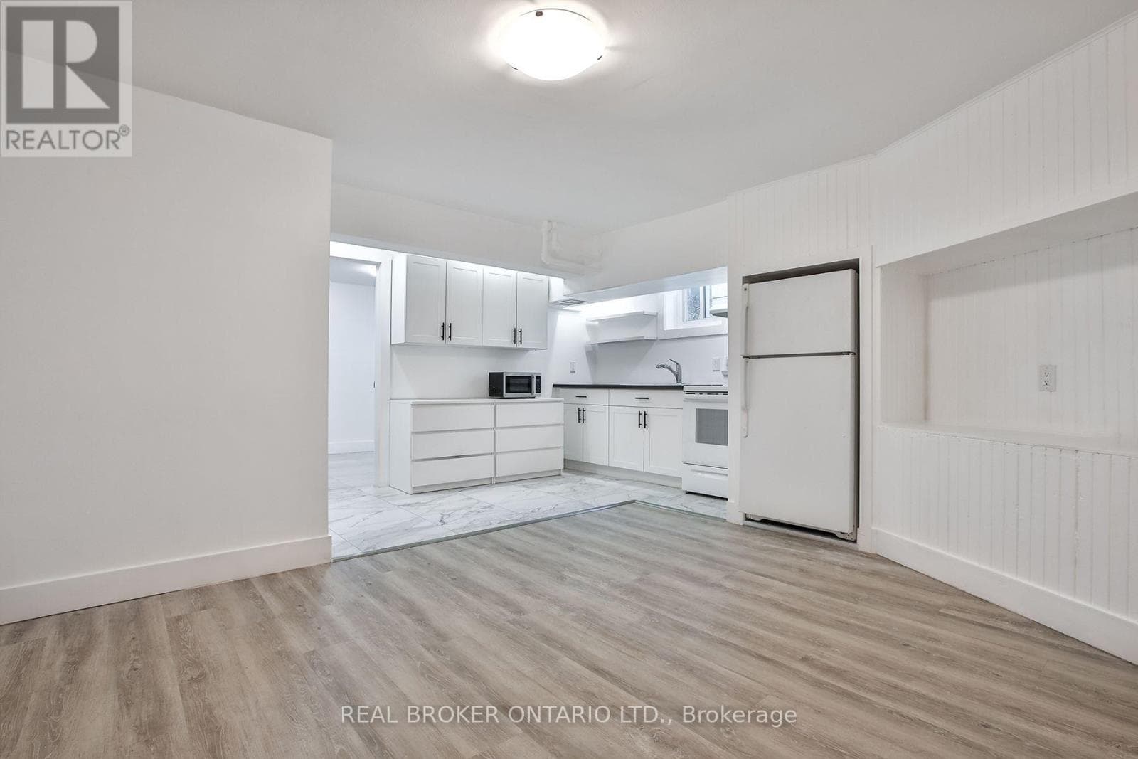 6- 252 Sixth Street