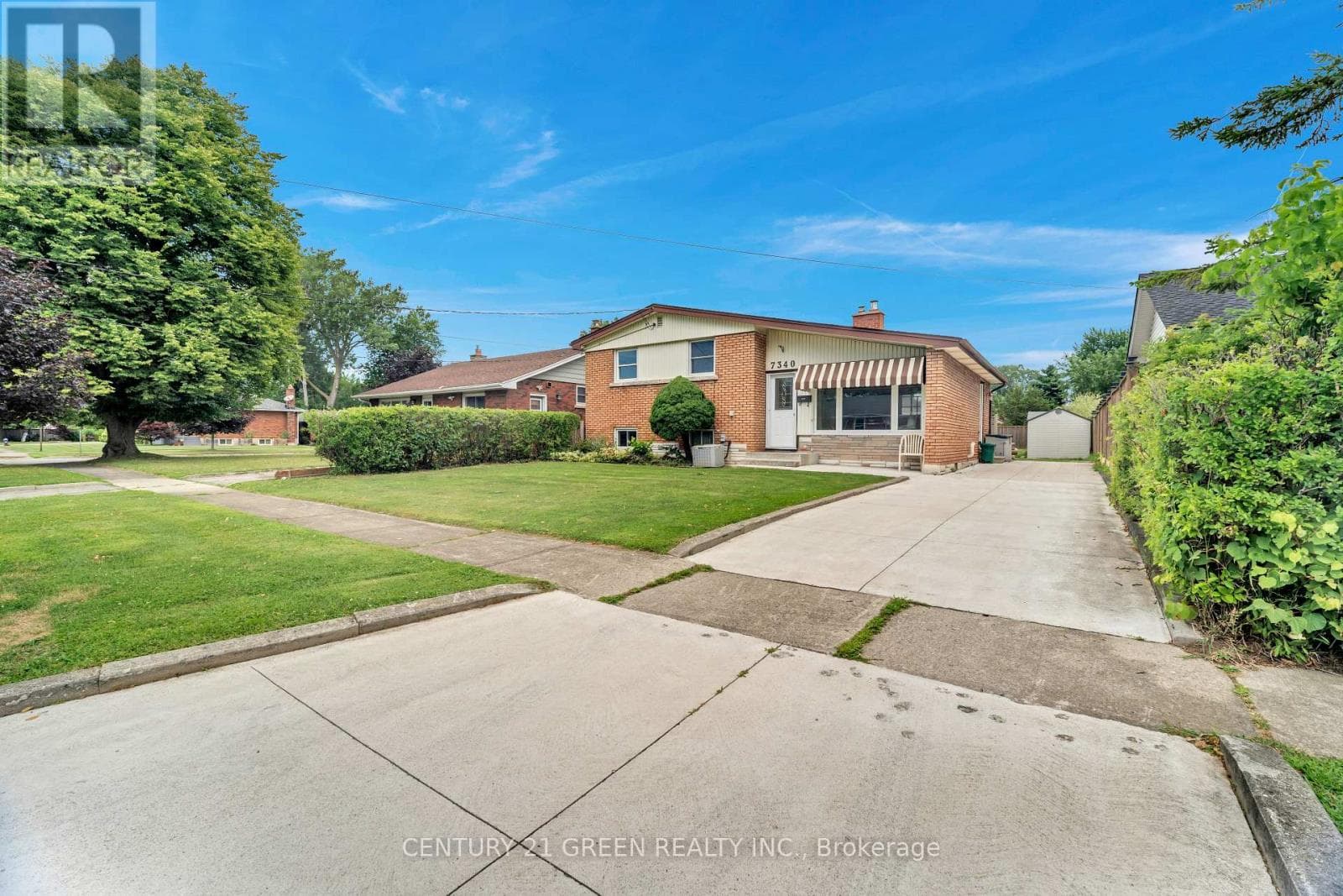 Single Family at 7340 WILSON Crescent, Niagara Falls (Oldfield), Ontario - Photo 2 - RE/MAX Garden City Realty