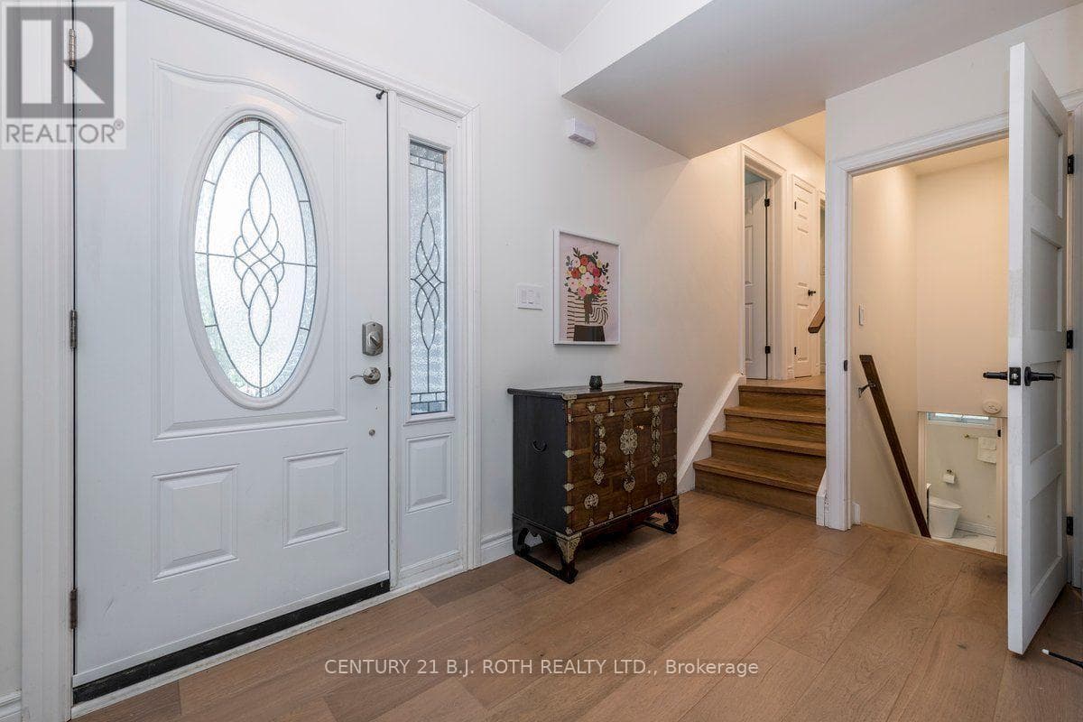 1 Ottaway Avenue