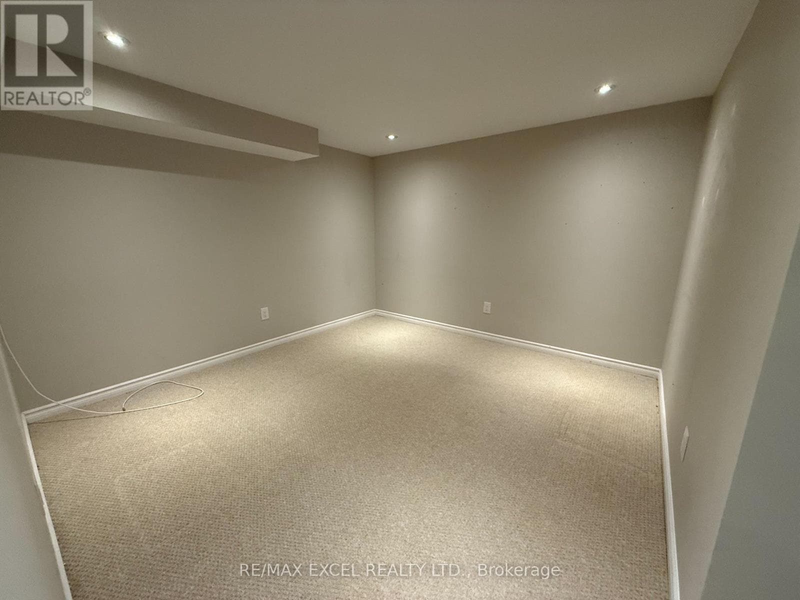 Single Family at Lower- 197 Lancaster Avenue, Newmarket (Bristol-London), Ontario - Photo 7 - RE/MAX Garden City Realty