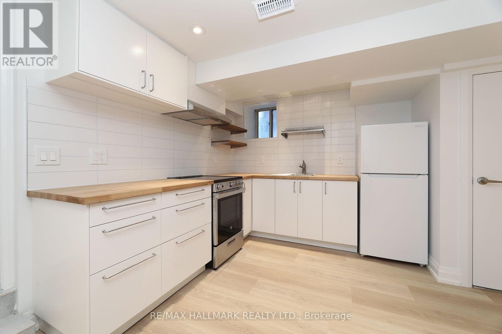 Single Family at 38 Halton Street, Toronto (Trinity-Bellwoods), Ontario - Photo 4 - RE/MAX Garden City Realty