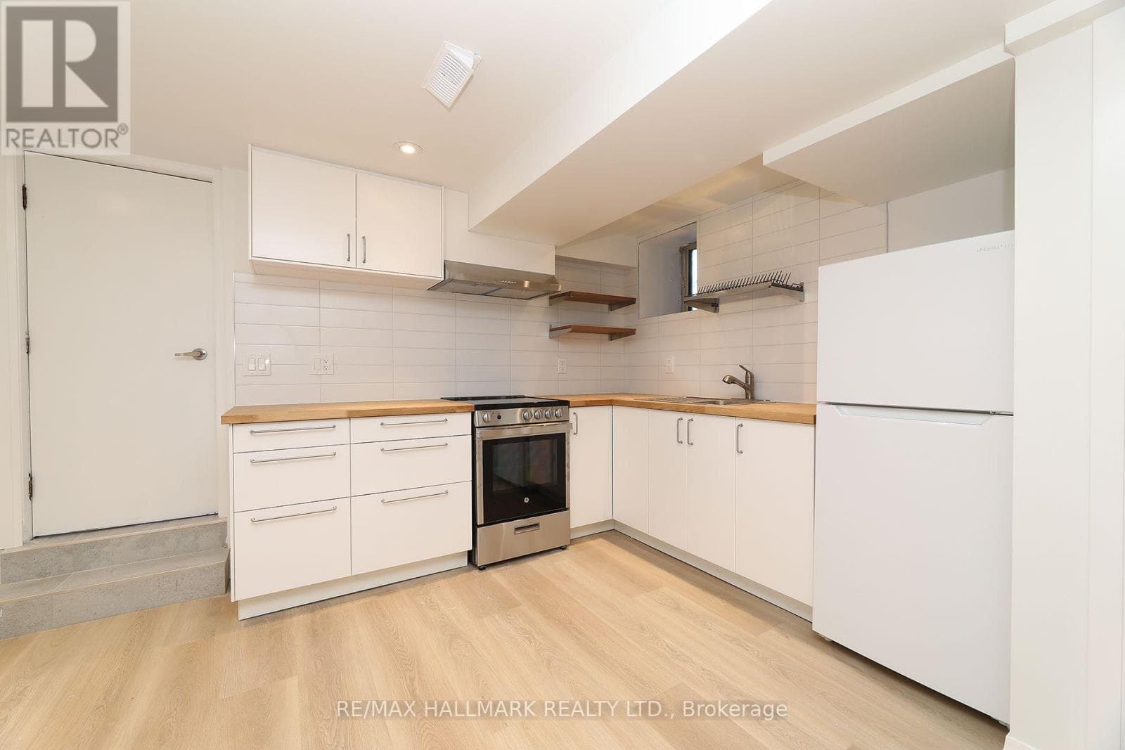 Single Family at 38 Halton Street, Toronto (Trinity-Bellwoods), Ontario - Photo 5 - RE/MAX Garden City Realty