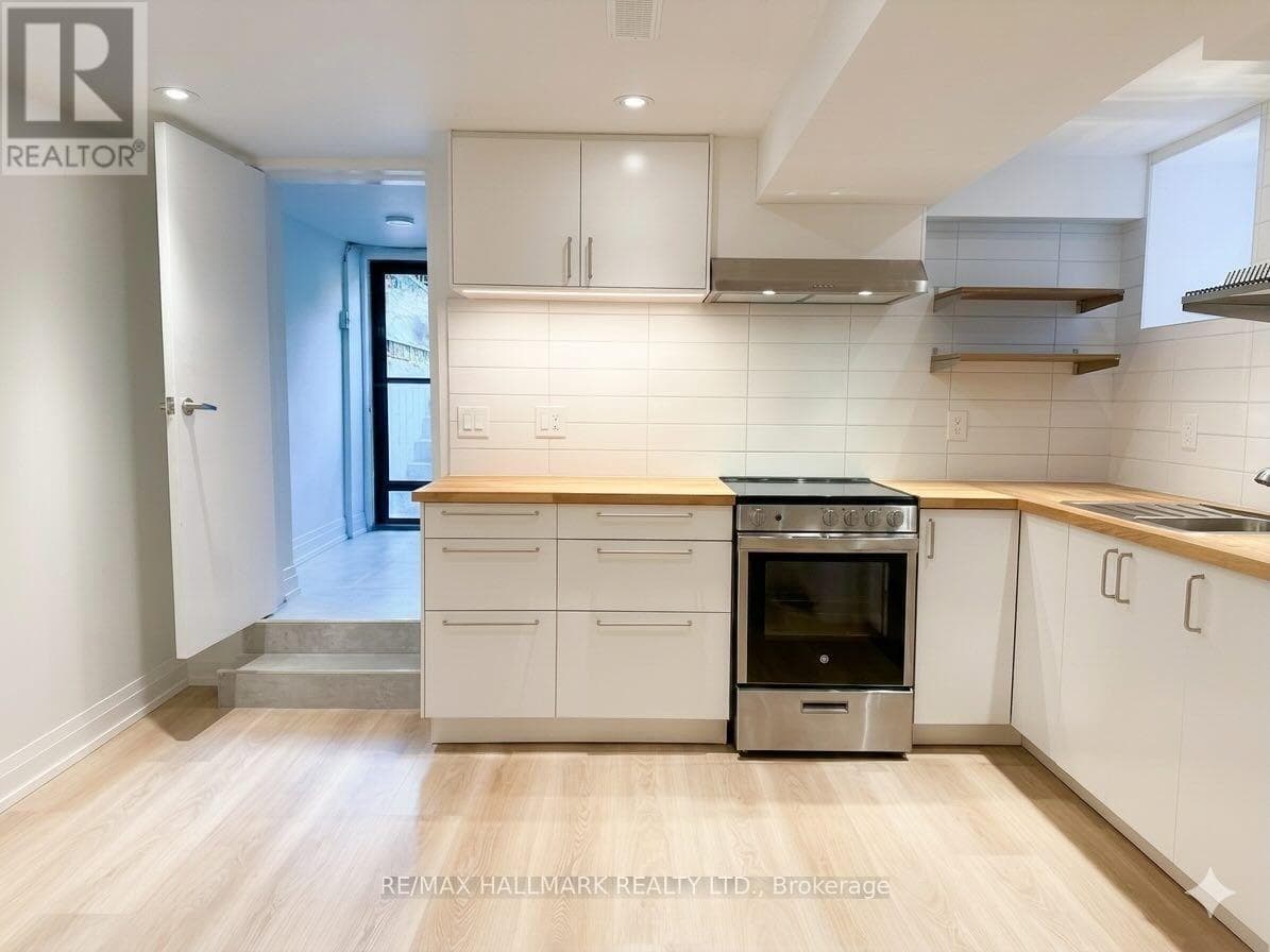 Single Family at 38 Halton Street, Toronto (Trinity-Bellwoods), Ontario - Photo 2 - RE/MAX Garden City Realty