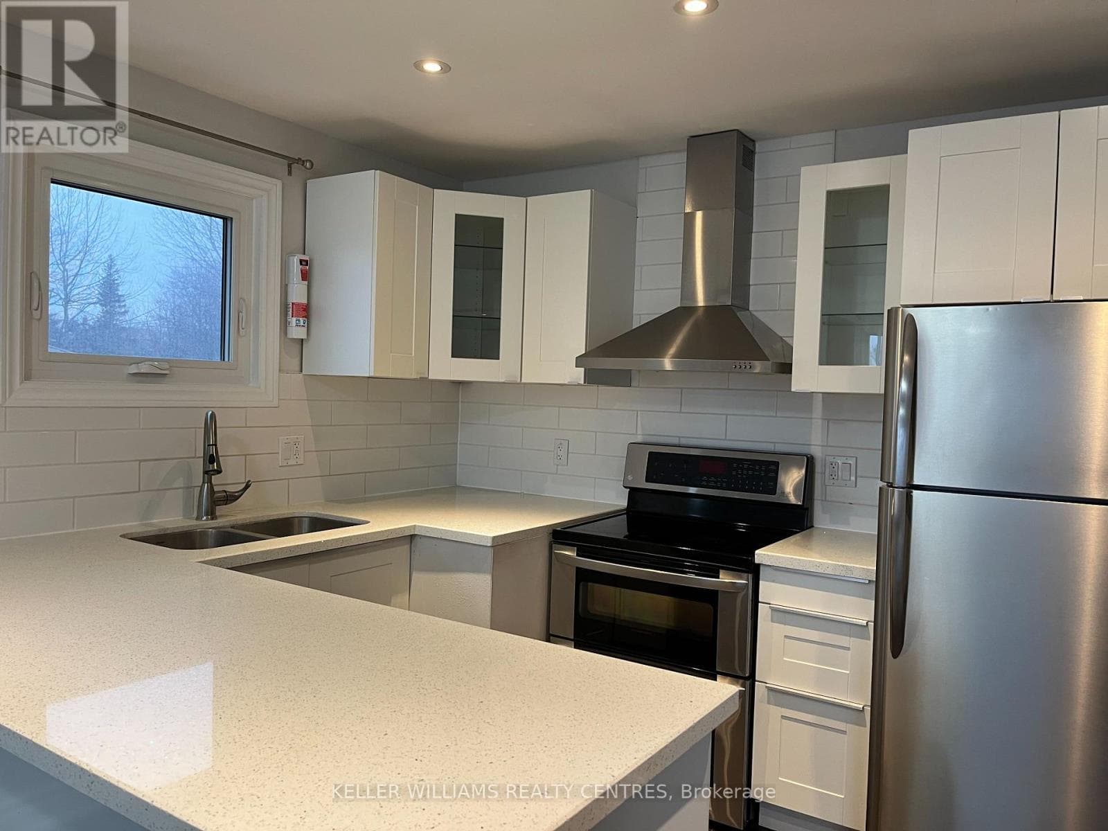 Multi-family at Upper- 211 Silverbirch Drive, Newmarket (Bristol-London), Ontario - Photo 3 - RE/MAX Garden City Realty