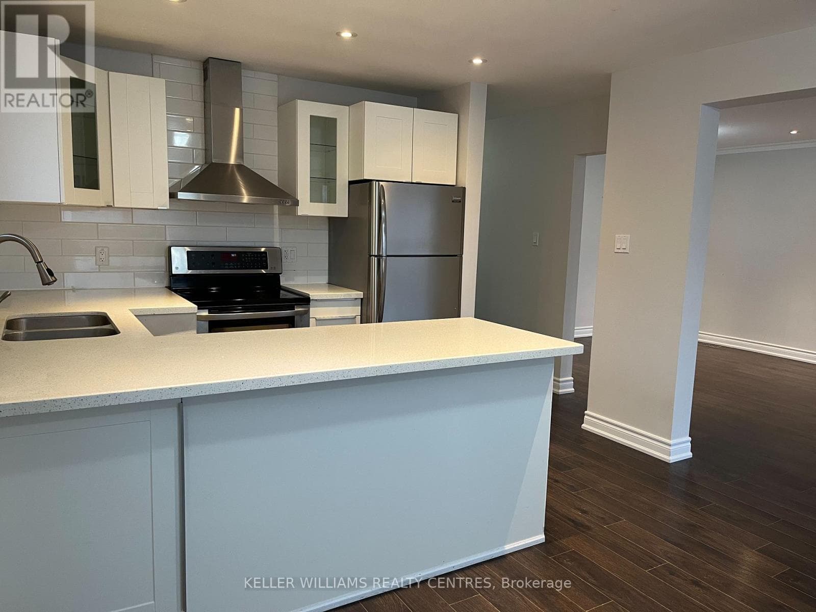 Multi-family at Upper- 211 Silverbirch Drive, Newmarket (Bristol-London), Ontario - Photo 4 - RE/MAX Garden City Realty
