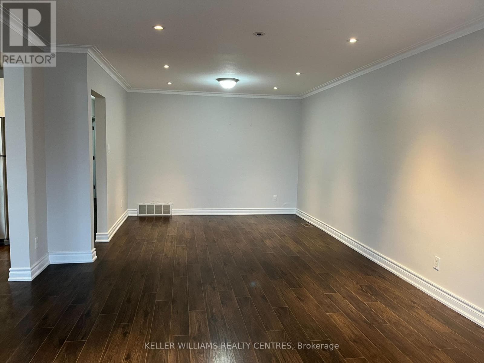 Multi-family at Upper- 211 Silverbirch Drive, Newmarket (Bristol-London), Ontario - Photo 6 - RE/MAX Garden City Realty