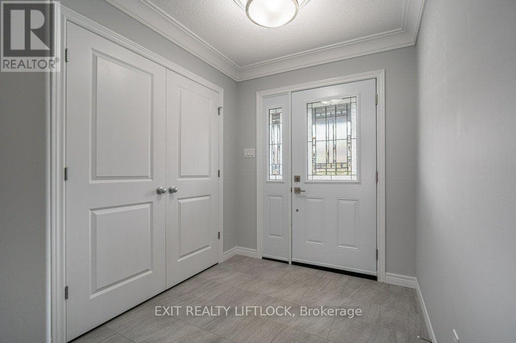 Single Family at 238 O'Neil Street, Peterborough (Monaghan Ward 2), Ontario - Photo 3 - RE/MAX Garden City Realty