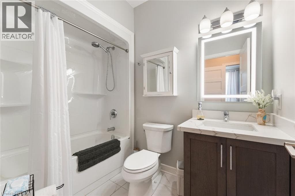 Single Family at 60 ANDREW Lane, Thorold, Ontario - Photo 6 - RE/MAX Garden City Realty