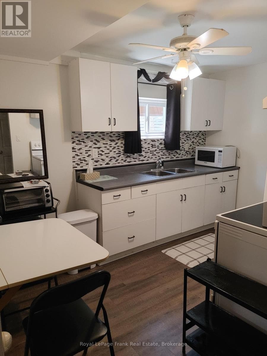 Single Family at 832 Ferndale Street, Oshawa (Northglen), Ontario - Photo 6 - RE/MAX Garden City Realty