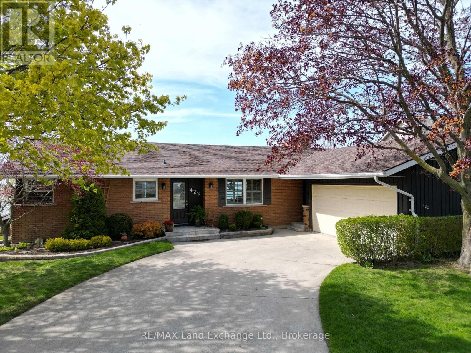 422 Penetangore Row