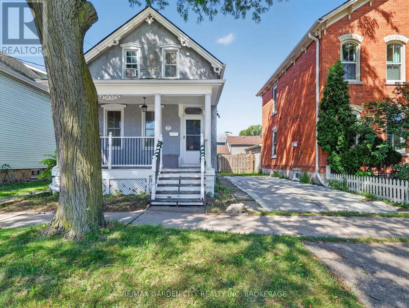 Single Family at 15 Catherine Street, St. Catharines (Downtown), Ontario - Photo 2 - RE/MAX Garden City Realty