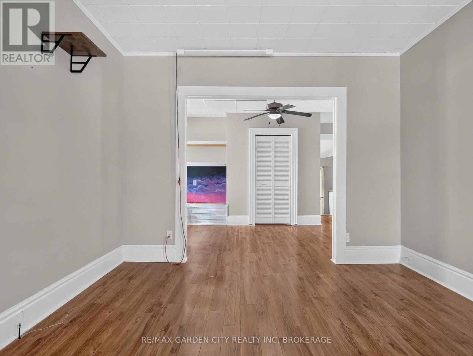 Single Family at 15 Catherine Street, St. Catharines (Downtown), Ontario - Photo 5 - RE/MAX Garden City Realty