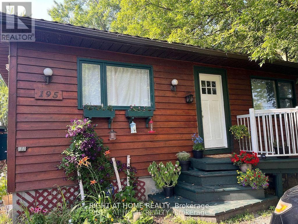 195 Lakeland Crescent