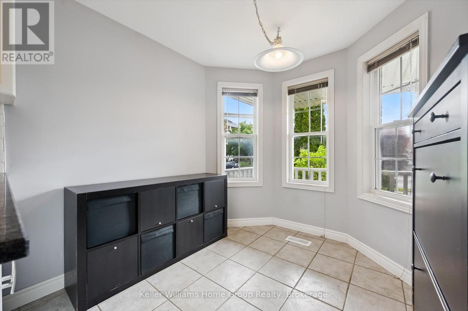 Single Family at 217 Deerpath Drive, Guelph (Willow West/Sugarbush/West Acres), Ontario - Photo 10 - RE/MAX Garden City Realty