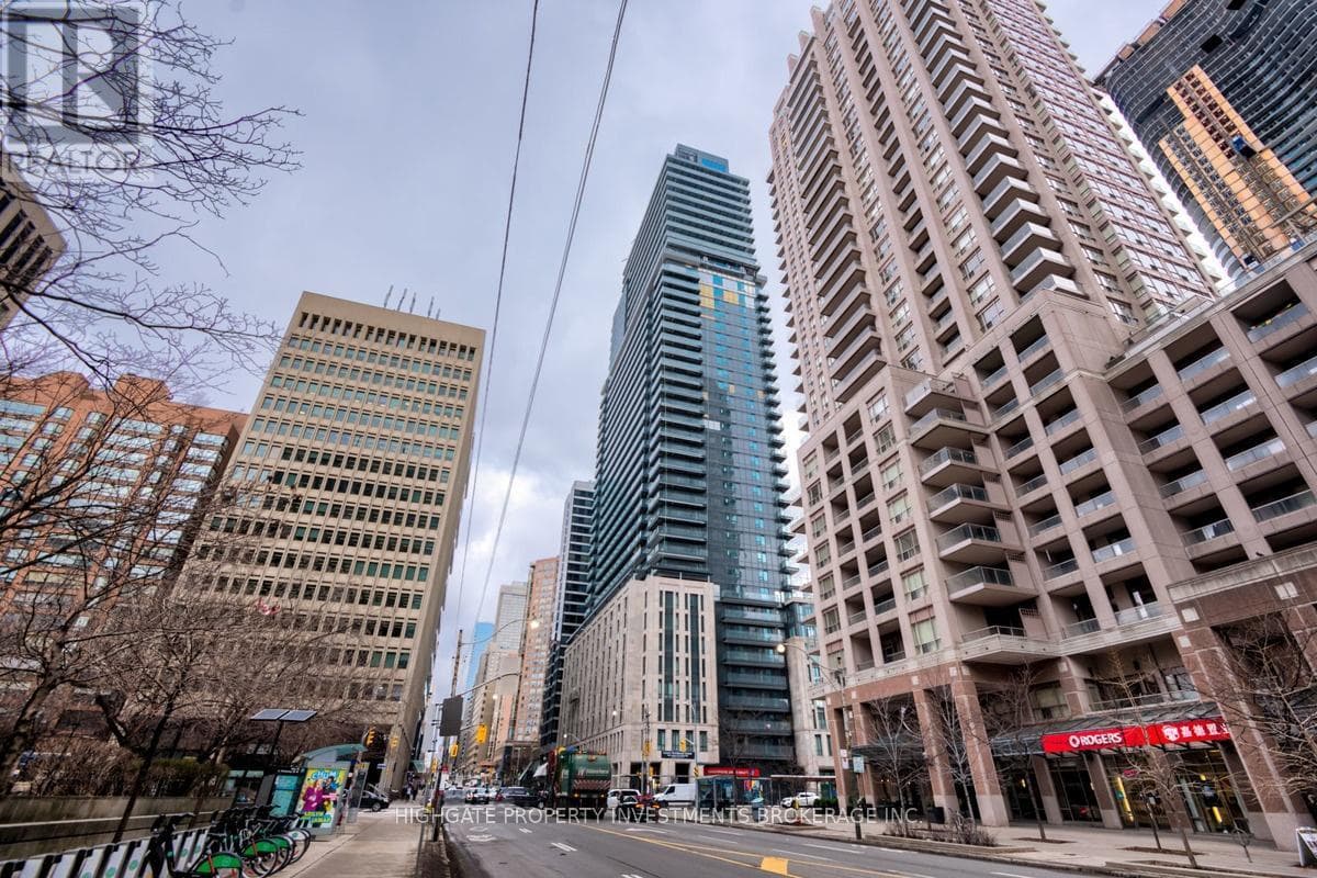 2711- 955 Bay Street