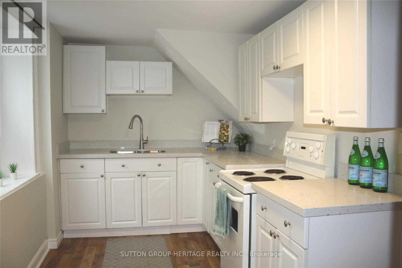 Single Family at 1612 Dufferin Street, Whitby (Port Whitby), Ontario - Photo 8 - RE/MAX Garden City Realty