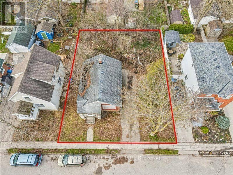 39 Menzie Avenue
