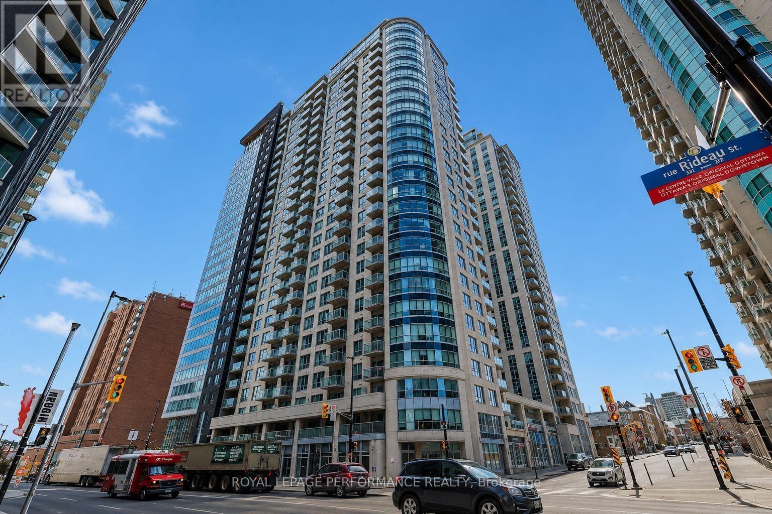 204- 242 Rideau Street