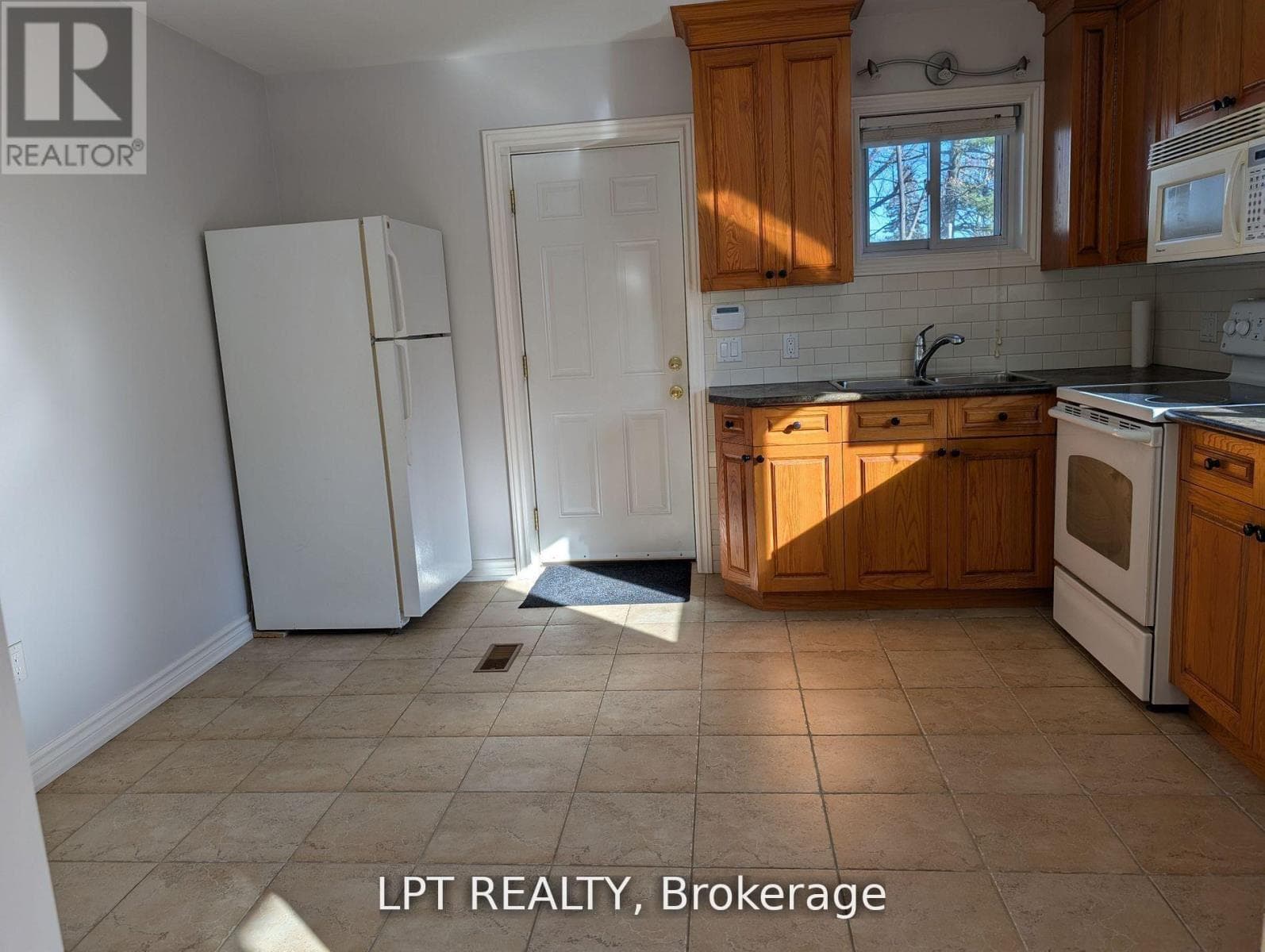Single Family at Main- 9 Atkinson Avenue, Toronto (West Hill), Ontario - Photo 6 - RE/MAX Garden City Realty