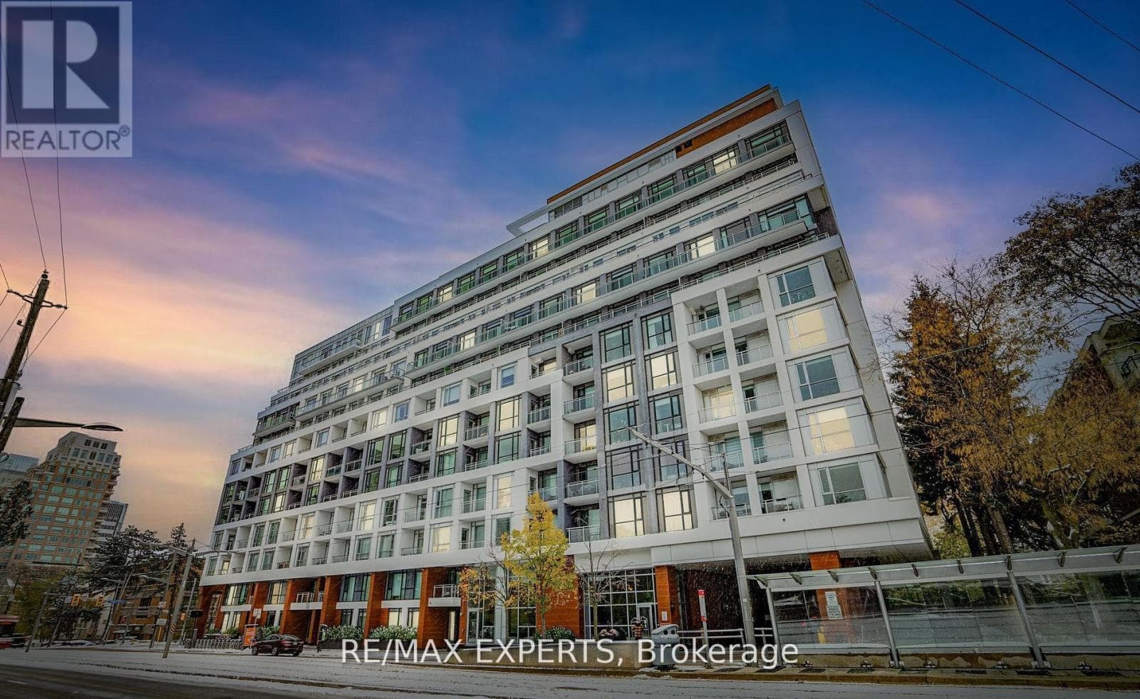 1007- 223 St Clair Avenue