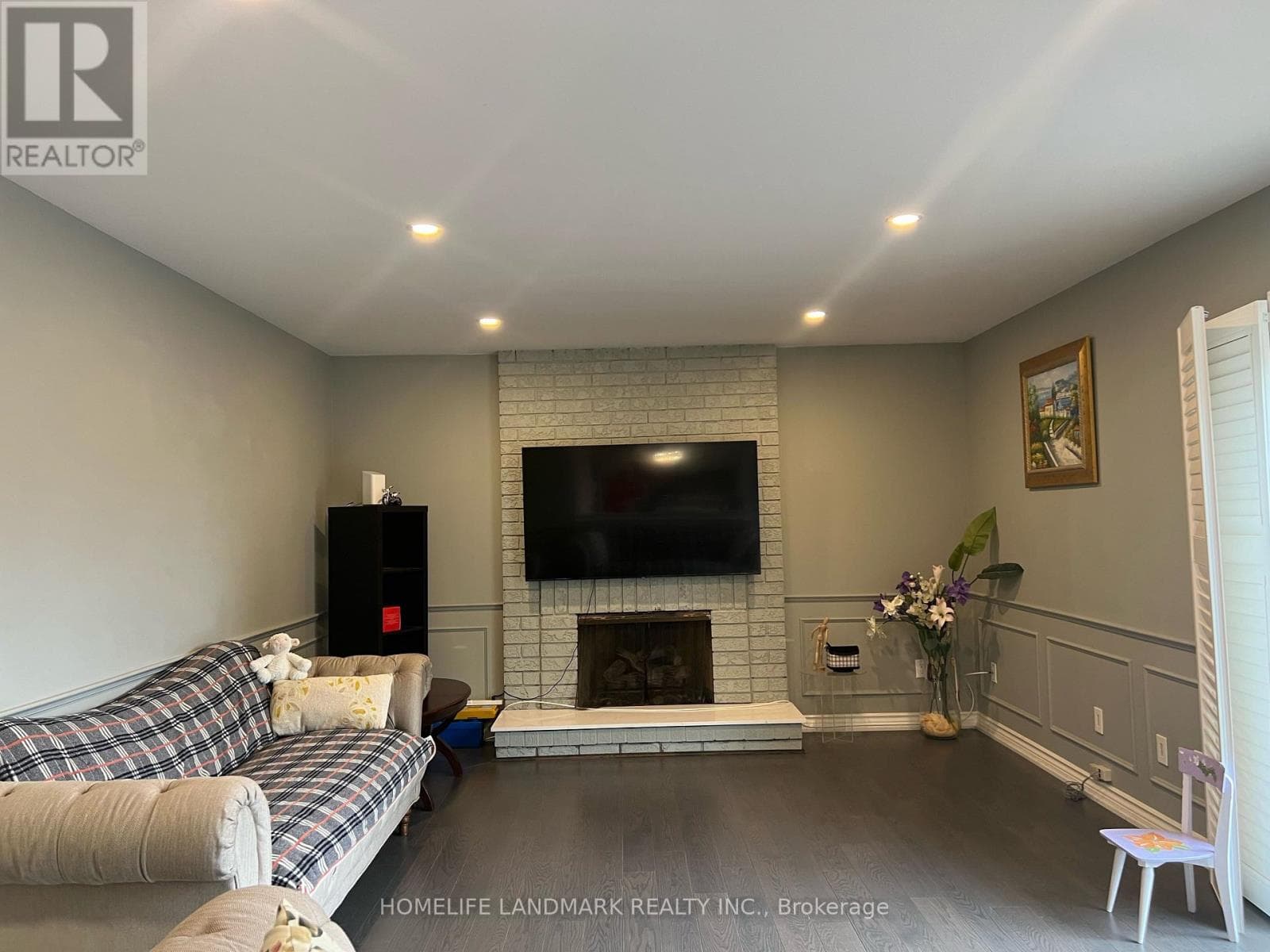 Single Family at 17 Cygnus Drive, Richmond Hill (Observatory), Ontario - Photo 7 - RE/MAX Garden City Realty