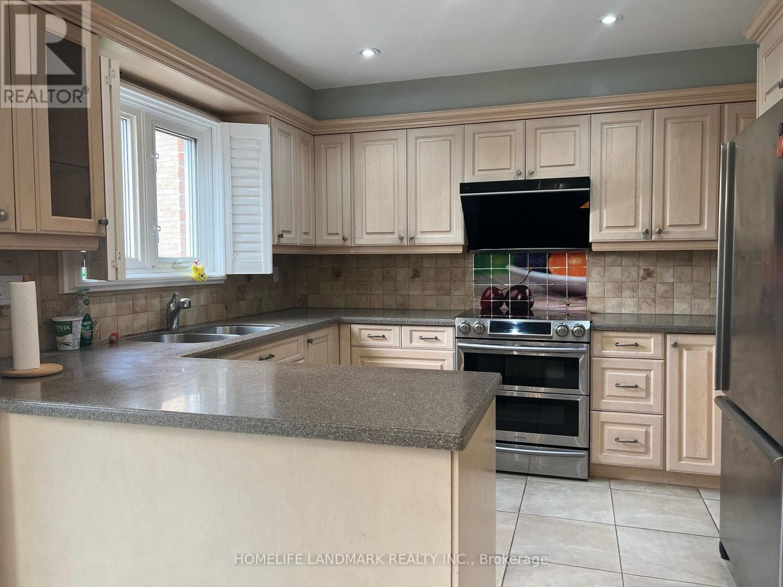 Single Family at 17 Cygnus Drive, Richmond Hill (Observatory), Ontario - Photo 8 - RE/MAX Garden City Realty