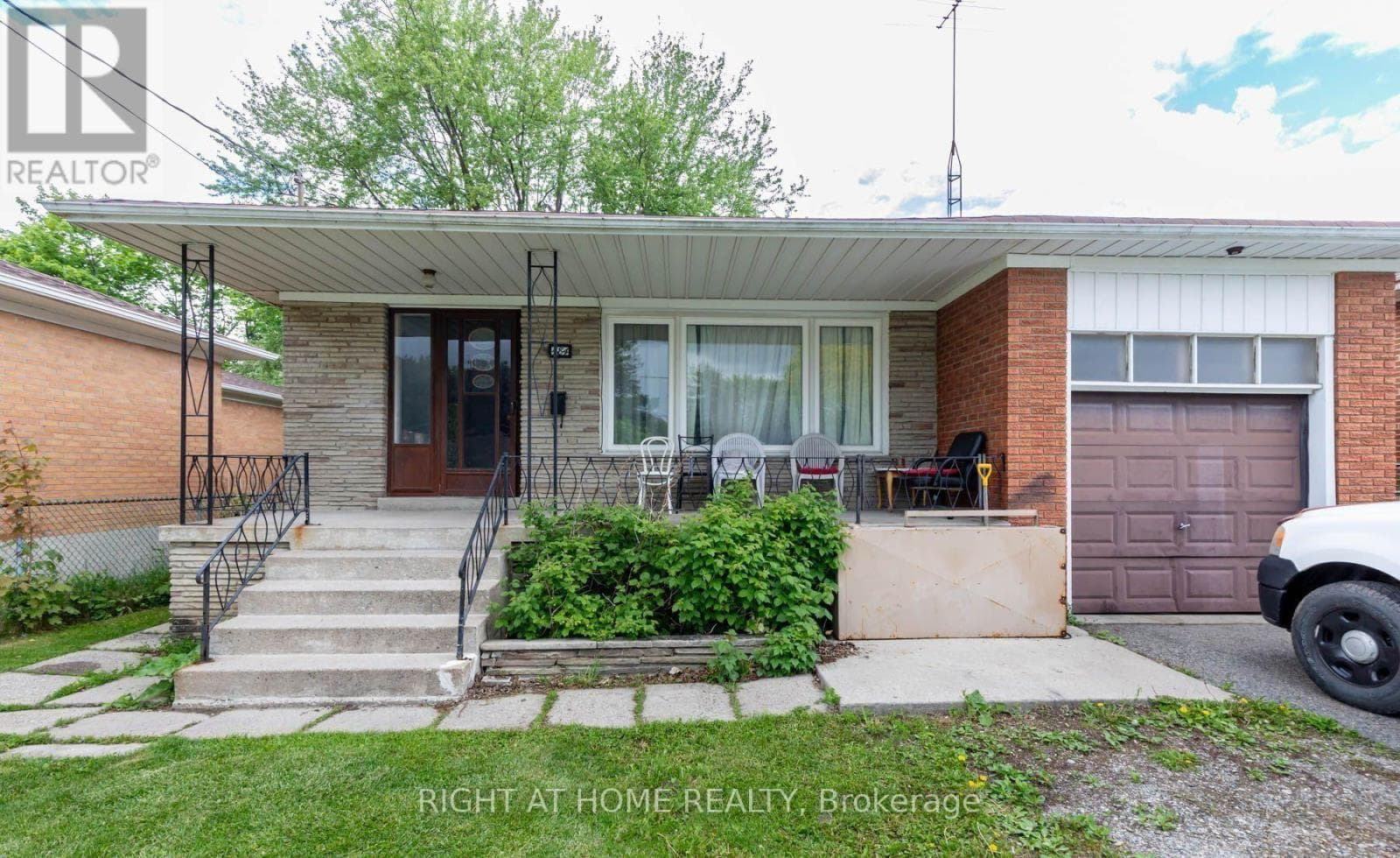 Single Family at 484 Drewry Avenue, Toronto (Newtonbrook West), Ontario - Photo 2 - RE/MAX Garden City Realty