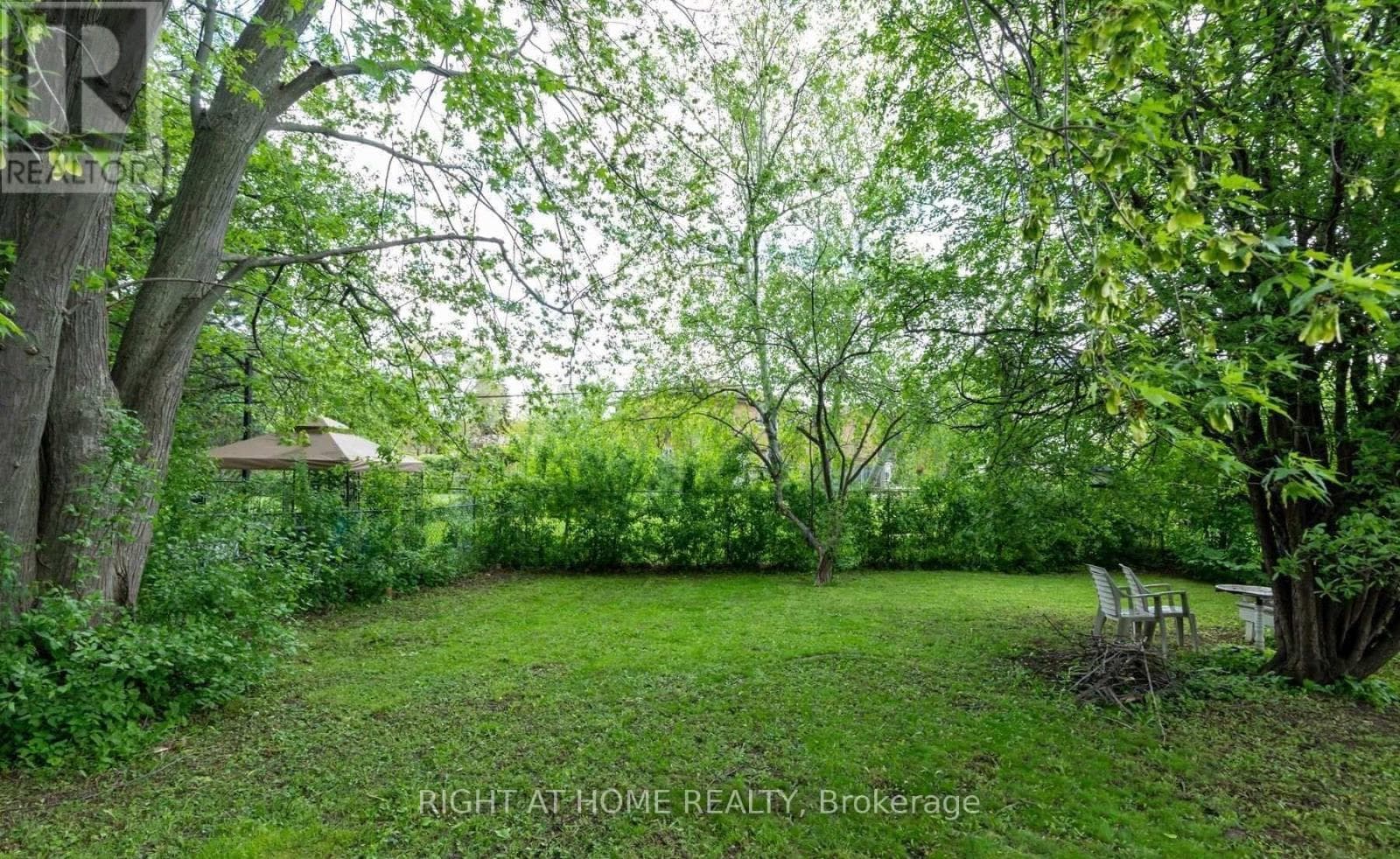 Single Family at 484 Drewry Avenue, Toronto (Newtonbrook West), Ontario - Photo 5 - RE/MAX Garden City Realty