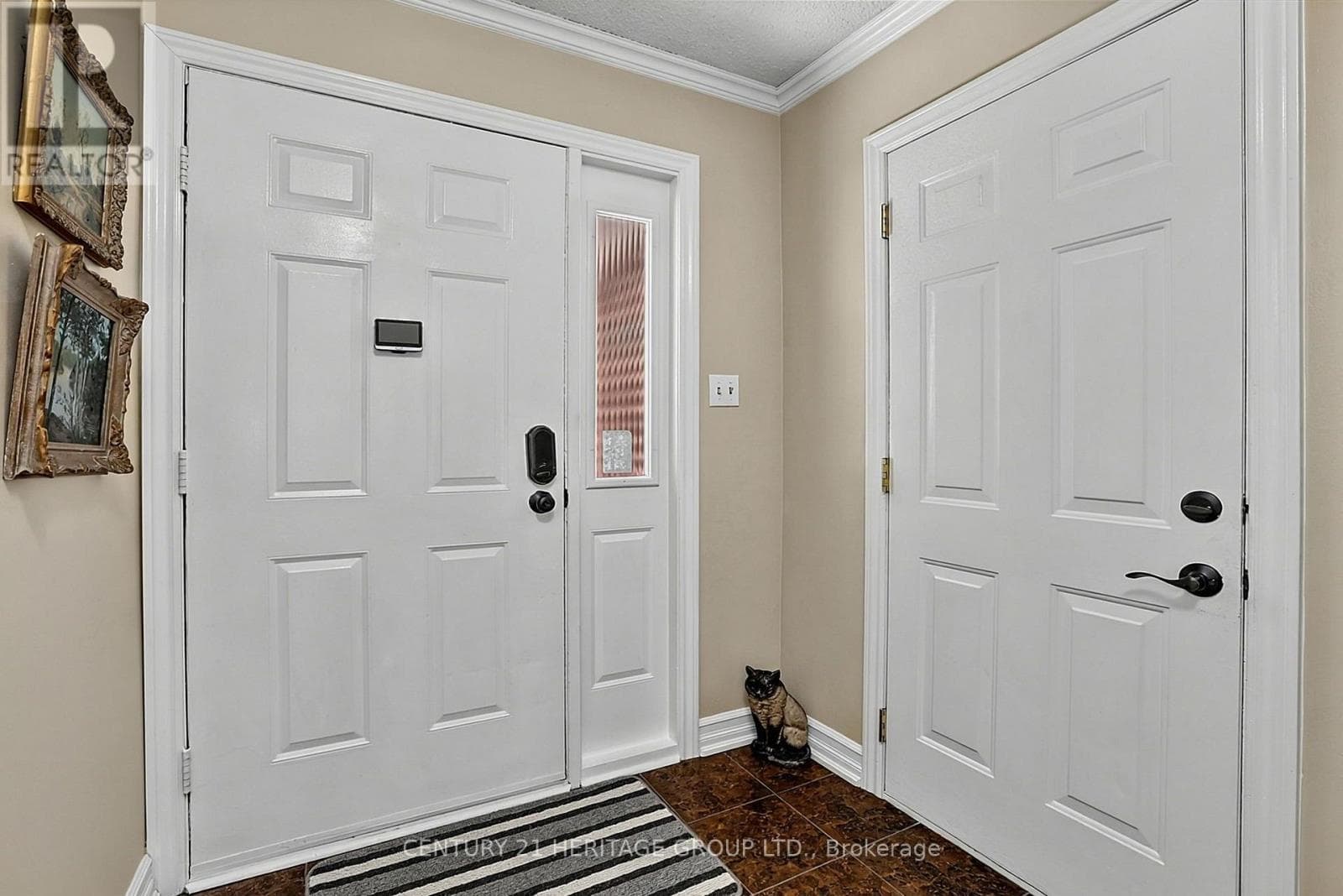 Single Family at 214 Lancaster Avenue, Newmarket (Bristol-London), Ontario - Photo 5 - RE/MAX Garden City Realty