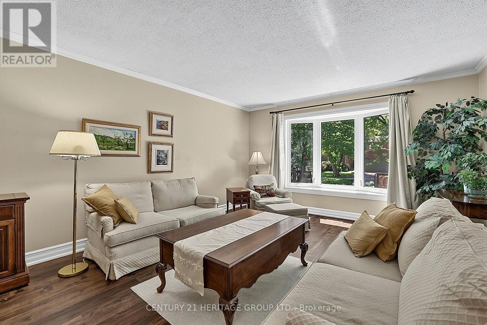 Single Family at 214 Lancaster Avenue, Newmarket (Bristol-London), Ontario - Photo 8 - RE/MAX Garden City Realty