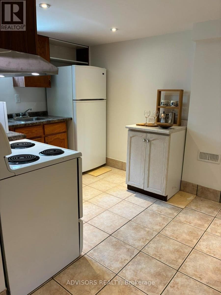 Single Family at 1470 Fisher Avenue, Burlington (Mountainside), Ontario - Photo 6 - RE/MAX Garden City Realty