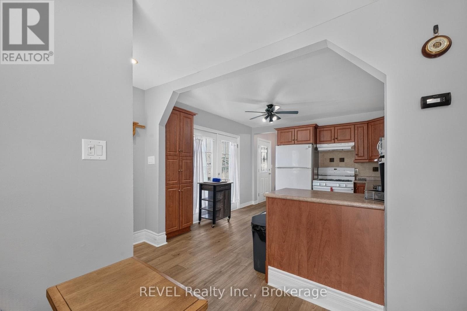 Single Family at 435 Grandview Road, Fort Erie (Crescent Park), Ontario - Photo 9 - RE/MAX Garden City Realty