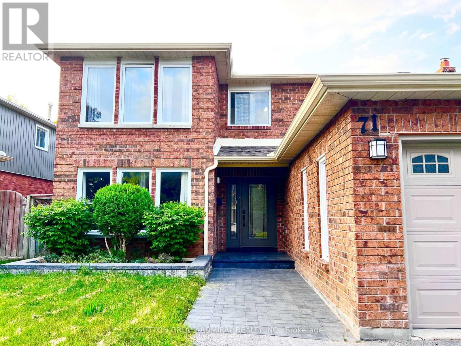 Single Family at 71 Trillium Crescent, Barrie (Allandale Heights), Ontario - Photo 2 - RE/MAX Garden City Realty