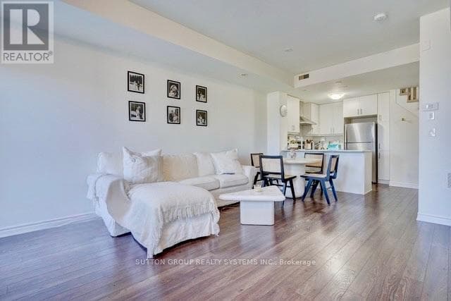 Single Family at 33- 100 Long Branch Avenue, Toronto (Long Branch), Ontario - Photo 5 - RE/MAX Garden City Realty